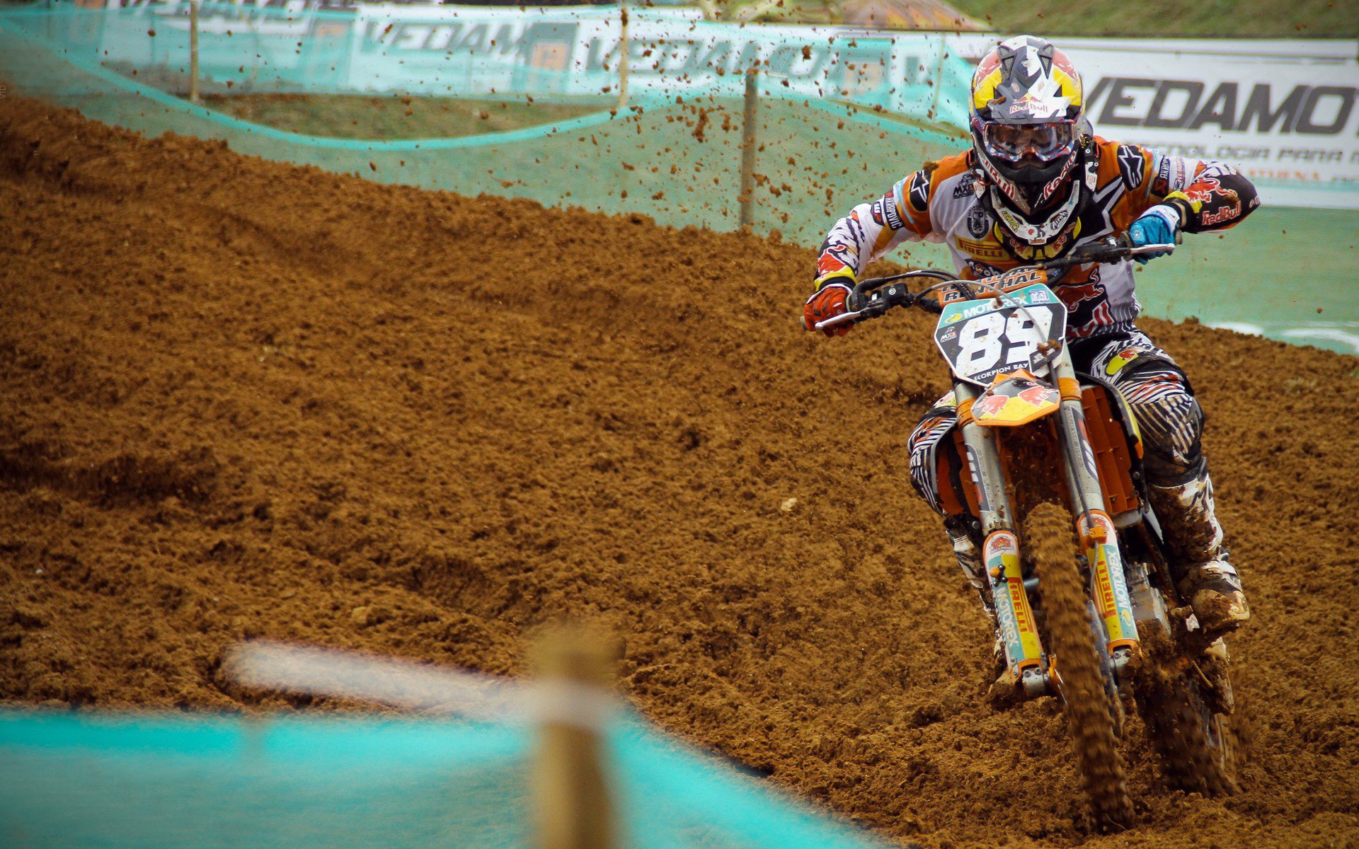 “费尔南多·比亚尔巴的球技创新,带领阿根廷美洲狮队冲击世界冠军”