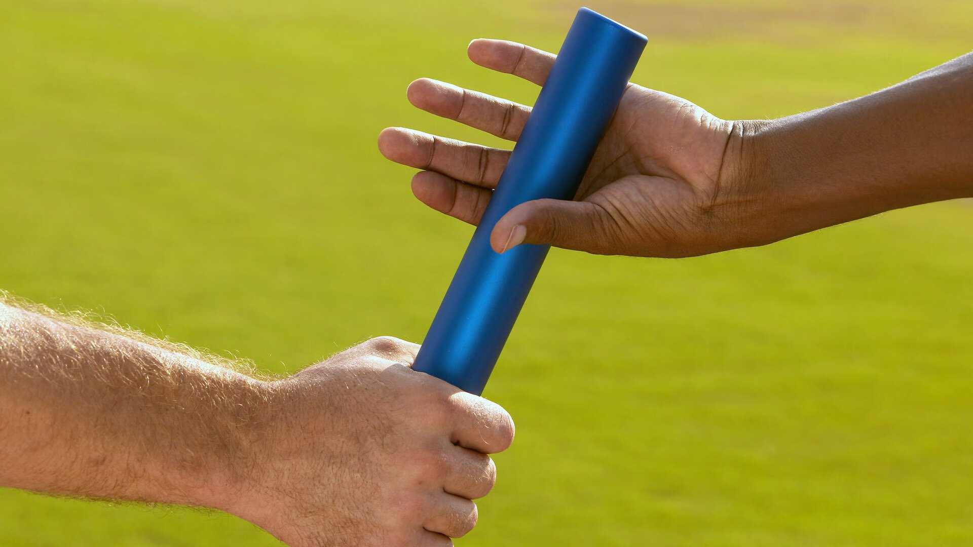 赛场夜光秀成为新亮点,赛道灯光秀